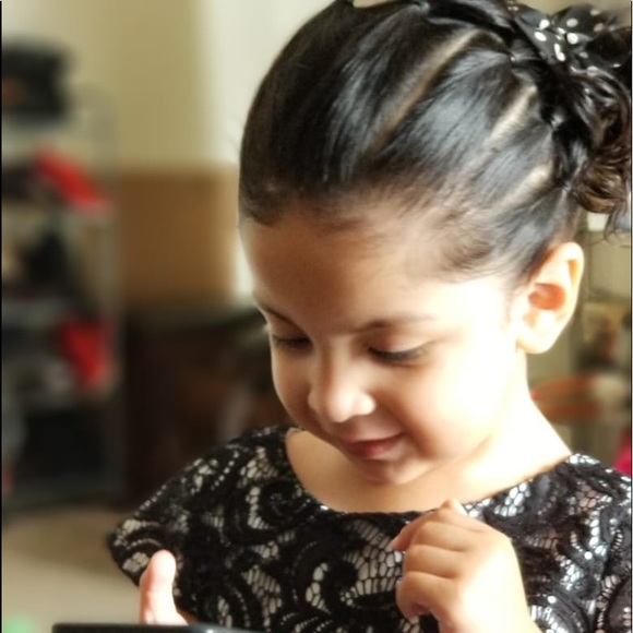 Meet your Posher, Keren - Picture 2 of 3